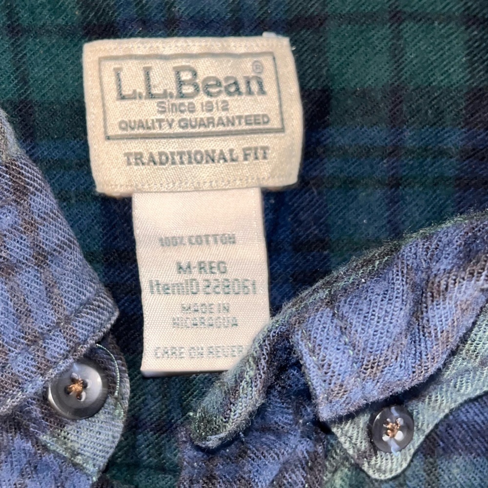 L.L. Bean Men's Casual Green and Blue Checkered Shirt - Picture 3 of 3